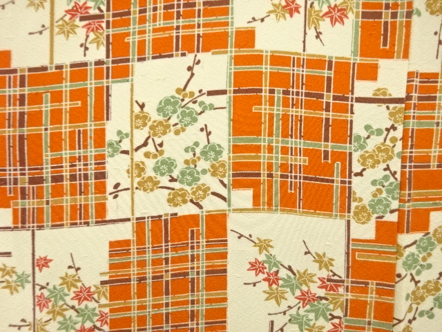  変わり格子に紅葉・梅模様　小紋着物